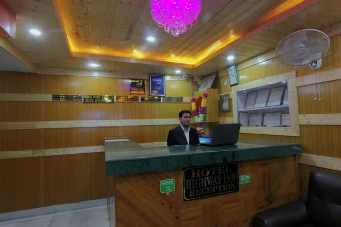 Imagen general del Hotel Goroomgo Highway Inn Manali. Foto 13