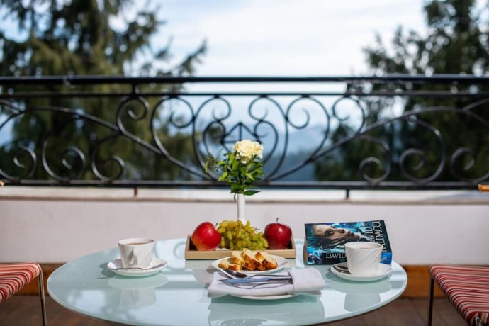 Imagen general del Hotel Goroomgo Hill Top Courtyard Shimla. Foto 1