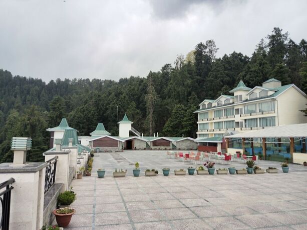 Imagen general del Hotel Goroomgo Hill Top Courtyard Shimla. Foto 9