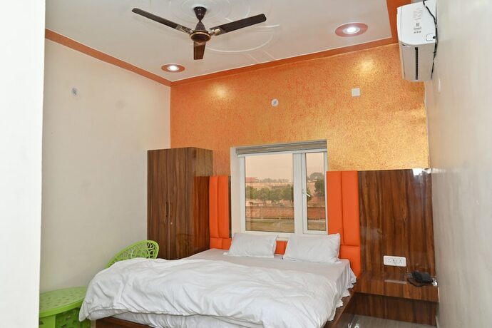 Imagen general del Hotel Goroomgo JSB Palace Varanasi. Foto 2