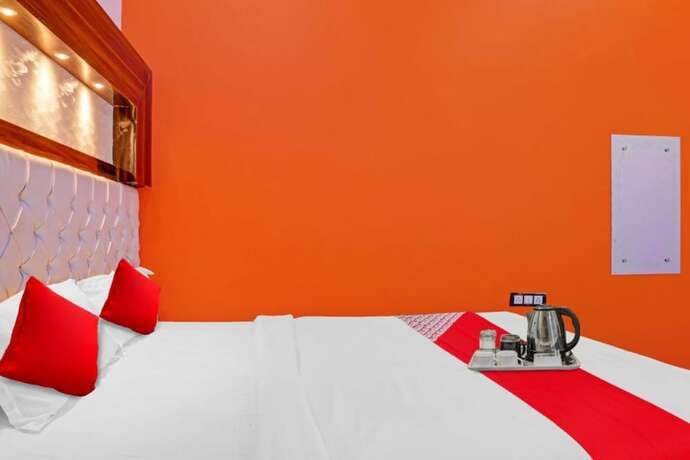 Imagen de la habitación del Hotel Goroomgo JSB Palace Varanasi. Foto 15