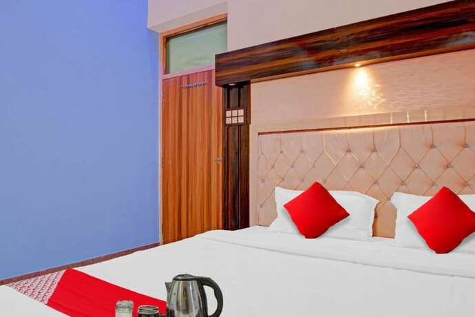 Imagen de la habitación del Hotel Goroomgo JSB Palace Varanasi. Foto 16
