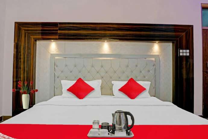 Imagen de la habitación del Hotel Goroomgo JSB Palace Varanasi. Foto 17