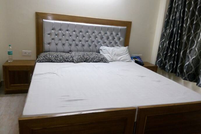 Imagen de la habitación del Hotel Goroomgo Kalara Regency Shimla. Foto 16