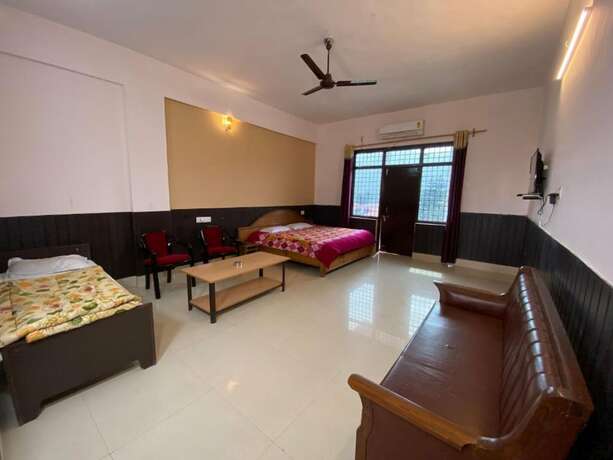 Imagen general del Hotel Goroomgo Kanara Bhimtal. Foto 4