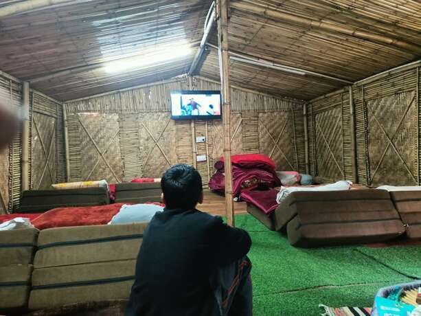 Imagen general del Hotel Goroomgo Kasol Huts Kullu. Foto 6