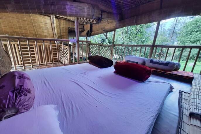 Imagen general del Hotel Goroomgo Kasol Huts Kullu. Foto 9