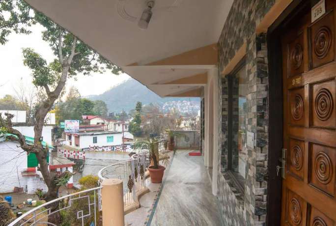 Imagen de los interiores del Hotel Goroomgo Kavyansh Villa Bhimtal. Foto 8