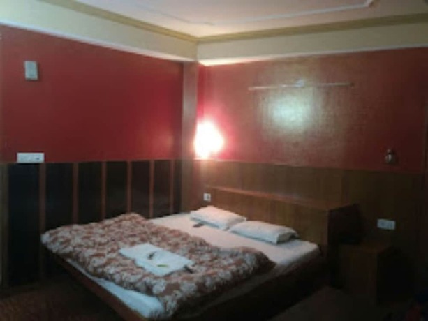 Imagen general del Hotel Goroomgo King Palace Shimla. Foto 2