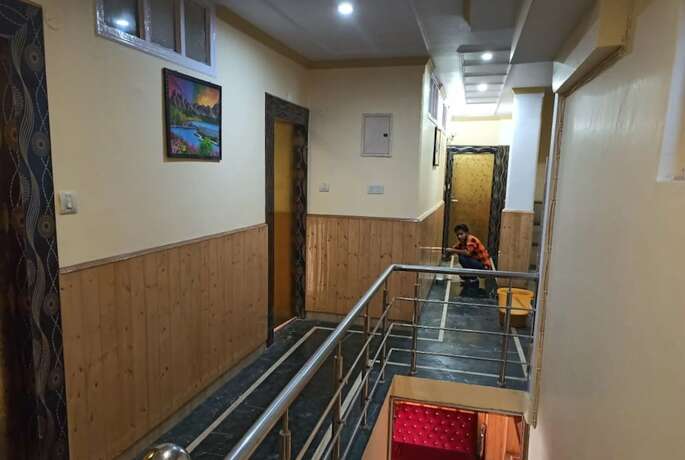 Imagen general del Hotel Goroomgo King Palace Shimla. Foto 16