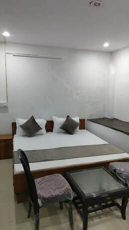Imagen general del Hotel Goroomgo Komfy Stayz Dehradun. Foto 9