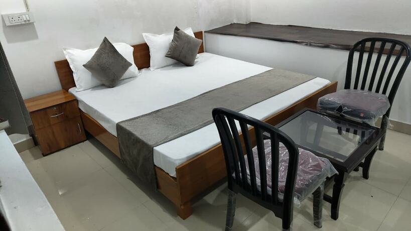 Imagen general del Hotel Goroomgo Komfy Stayz Dehradun. Foto 11
