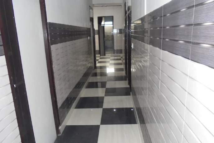 Imagen general del Hotel Goroomgo Labh Mahal Meerut. Foto 5