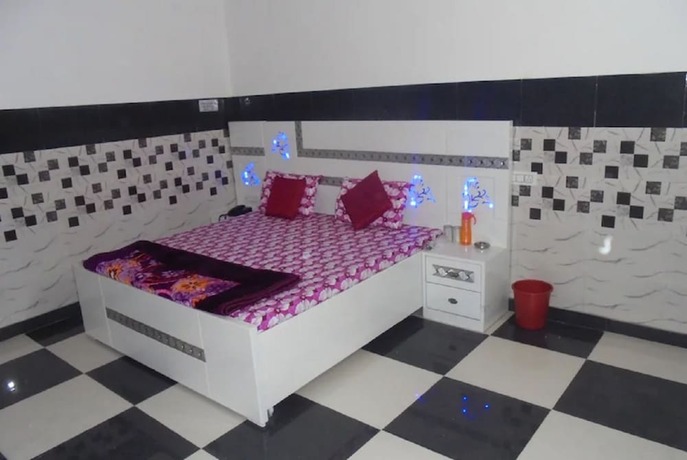 Imagen general del Hotel Goroomgo Labh Mahal Meerut. Foto 7