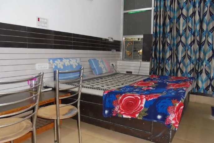 Imagen general del Hotel Goroomgo Labh Mahal Meerut. Foto 8