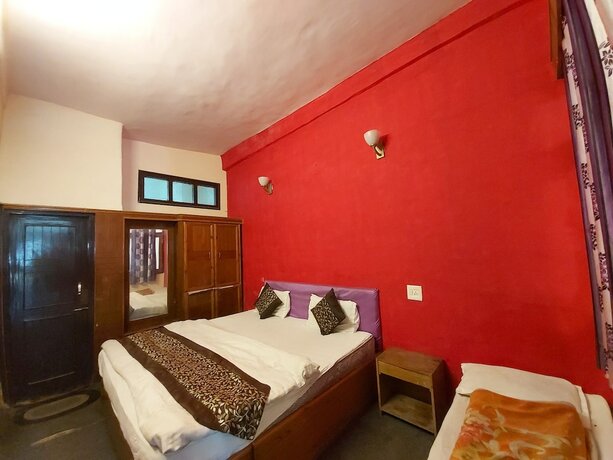 Imagen general del Hotel Goroomgo Lake View Mall Road Nainital. Foto 6