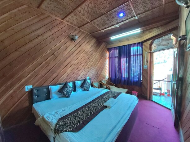 Imagen general del Hotel Goroomgo Lake View Mall Road Nainital. Foto 7