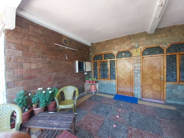 Imagen general del Hotel Goroomgo Lake View Mall Road Nainital. Foto 10