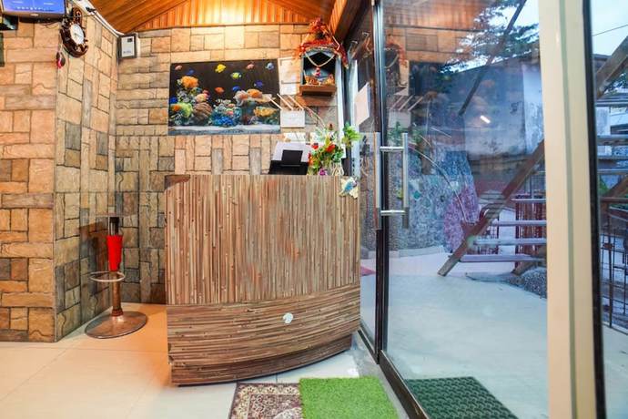 Imagen de los interiores del Hotel Goroomgo LongView Retreat Nainital. Foto 16