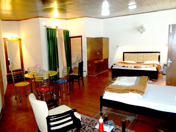 Imagen de la habitación del Hotel Goroomgo Luxury Moon Nainital. Foto 13