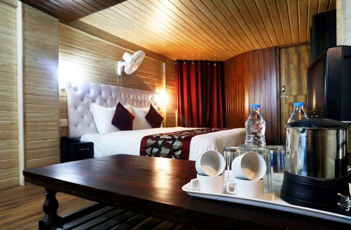 Imagen de la habitación del Hotel Goroomgo Luxury Moon Nainital. Foto 16