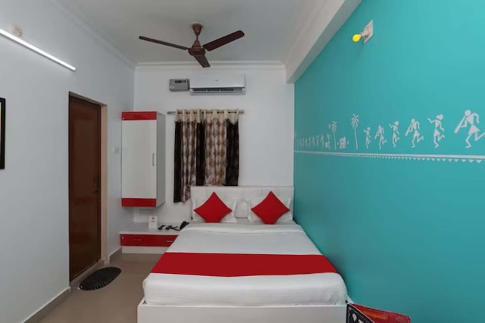 Imagen de la habitación del Hotel Goroomgo Luxury Star Inn Airport Bhubaneswar. Foto 13