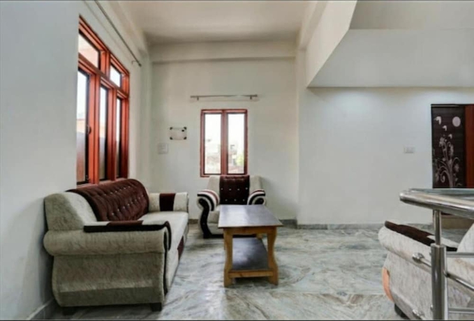 Imagen de los interiores del Hotel Goroomgo M J Agra. Foto 19