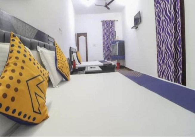 Imagen general del Hotel Goroomgo Madhu Palace Katra. Foto 1