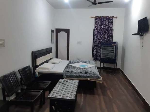 Imagen general del Hotel Goroomgo Madhu Palace Katra. Foto 2