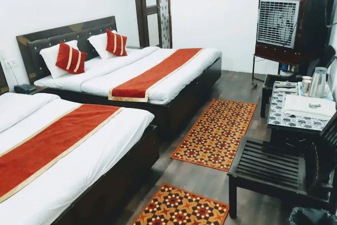 Imagen de la habitación del Hotel Goroomgo Madhu Palace Katra. Foto 16