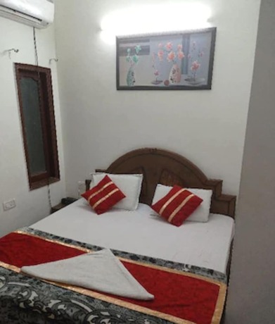 Imagen general del Hotel Goroomgo Madhu Palace Katra. Foto 10