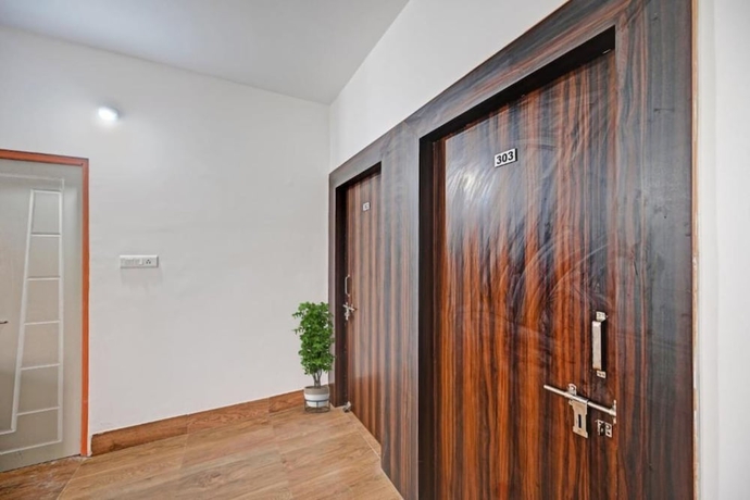 Imagen de los interiores del Hotel Goroomgo Madison Blue Bhubaneswar. Foto 14