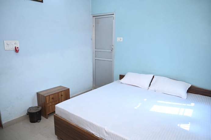 Imagen de la habitación del Hotel Goroomgo Mahamaya Guest House Varanasi. Foto 2