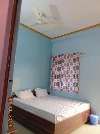 Imagen de la habitación del Hotel Goroomgo Mahamaya Guest House Varanasi. Foto 4