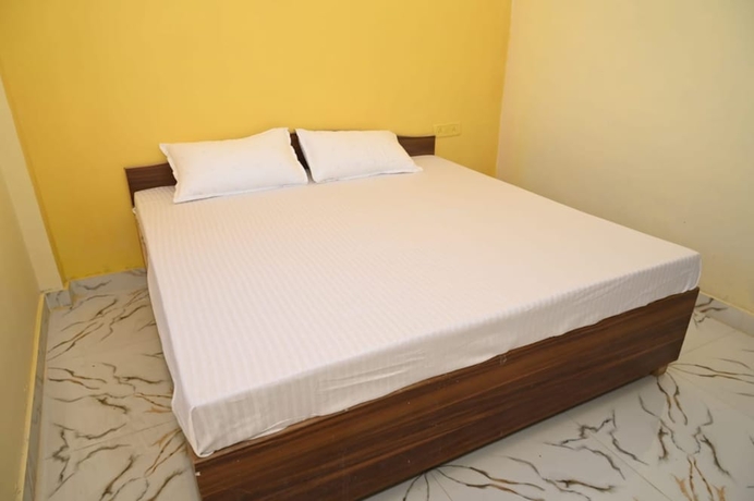 Imagen de la habitación del Hotel Goroomgo Mahamaya Guest House Varanasi. Foto 7