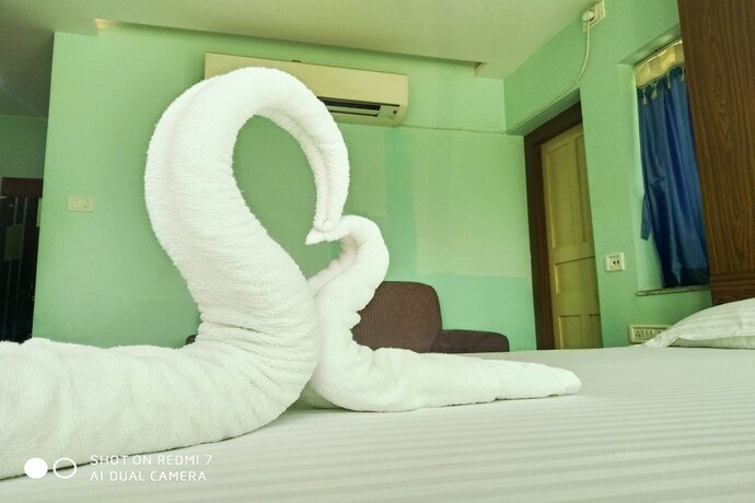 Imagen de la habitación del Hotel Goroomgo Marlin Digha. Foto 8