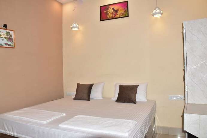 Imagen de la habitación del Hotel Goroomgo Maya Inn Guest House Varanasi. Foto 7