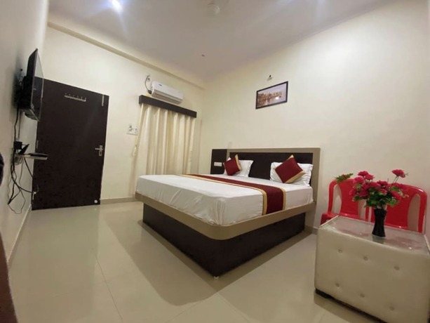 Imagen de la habitación del Hotel Goroomgo Nath Palace Varanasi. Foto 14