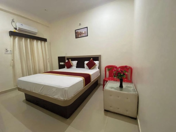 Imagen de la habitación del Hotel Goroomgo Nath Palace Varanasi. Foto 16