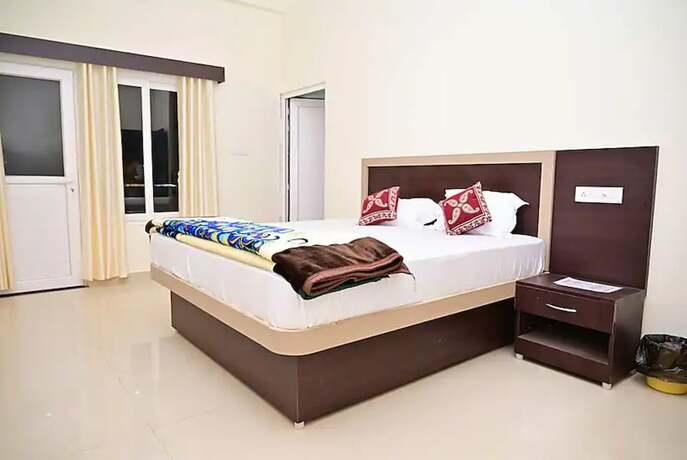 Imagen de la habitación del Hotel Goroomgo Nath Palace Varanasi. Foto 17