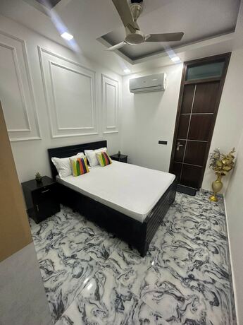 Imagen de la habitación del Hotel Goroomgo Omasha Residency Noida. Foto 17