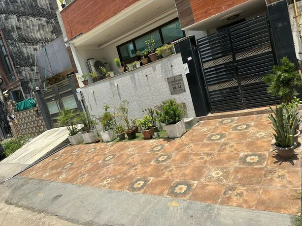 Imagen general del Hotel Goroomgo Omasha Residency Noida. Foto 9