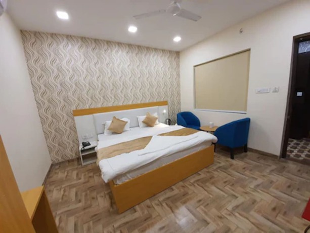 Imagen de la habitación del Hotel Goroomgo Pankaj Palace Jabalpur. Foto 4