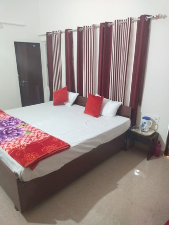 Imagen de la habitación del Hotel Goroomgo Paradise Varanasi. Foto 3