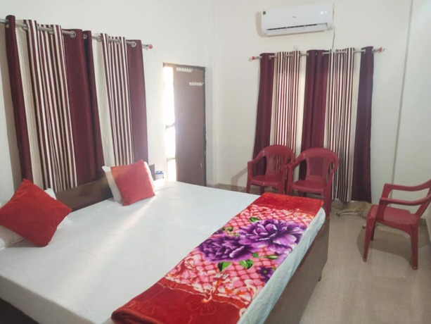 Imagen de la habitación del Hotel Goroomgo Paradise Varanasi. Foto 4