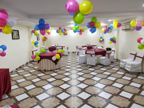 Imagen del bar/restaurante del Hotel Goroomgo Planet Bhubaneswar. Foto 4