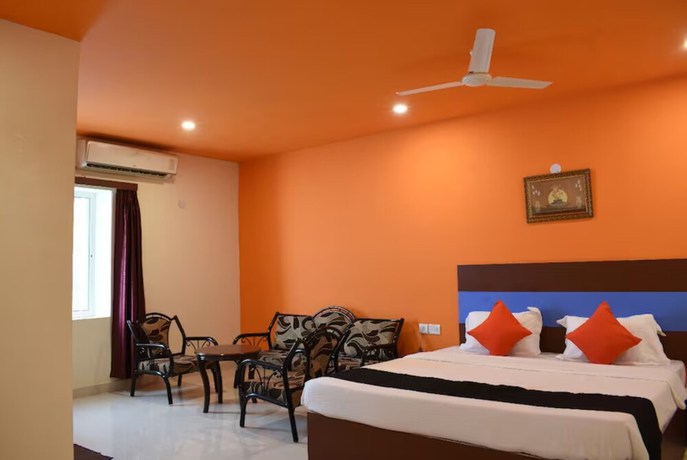 Imagen de la habitación del Hotel Goroomgo Planet Bhubaneswar. Foto 11