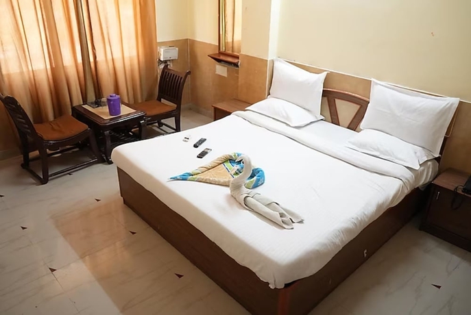 Imagen de la habitación del Hotel Goroomgo Rajpal Palace Udaipur. Foto 6