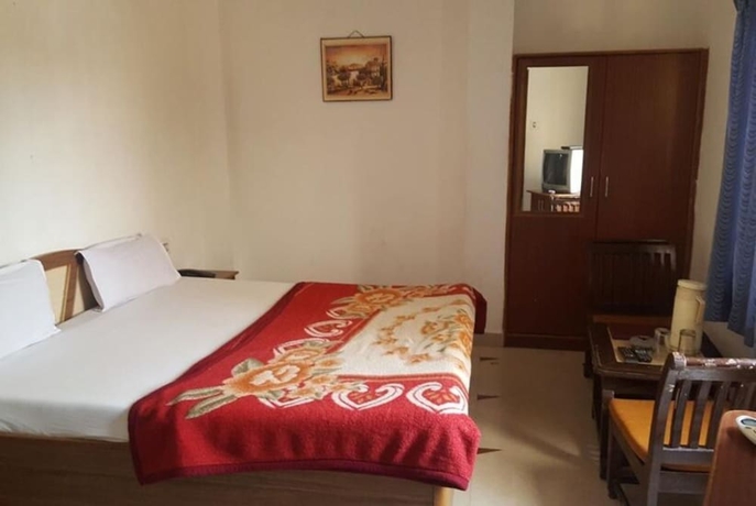 Imagen de la habitación del Hotel Goroomgo Rajpal Palace Udaipur. Foto 13