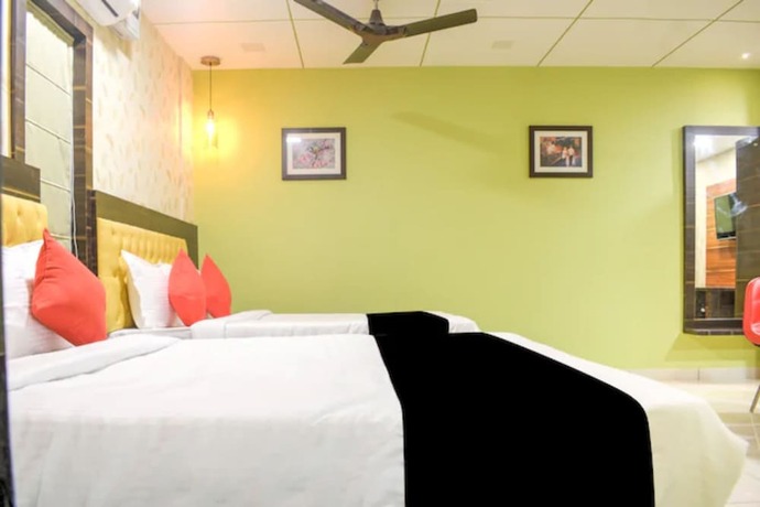 Imagen de la habitación del Hotel Goroomgo Royal Crown Puri. Foto 16